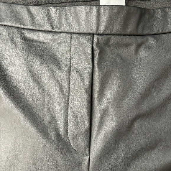 Chicos Faux Leather Grey Ponte Leggings, Size 20 - Picture 5 of 10